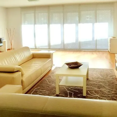 Pfefferbett Regierungsviertel Hotel 3*